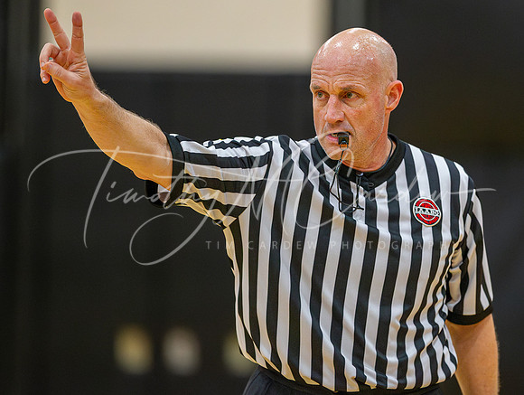Ipswich vs Amesbury Boys HS Varsity Basketball 2024_01-26_08-03-02_DT7T5853_@TimCardew_2024-Enhanced-NR