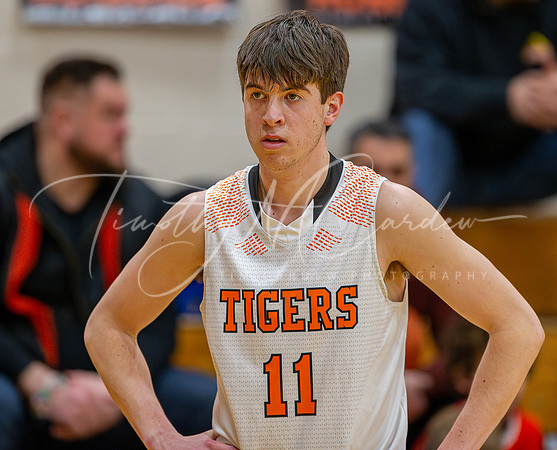 Ipswich vs Amesbury Boys HS Varsity Basketball 2024_01-26_08-04-54_DT7T5914_@TimCardew_2024-Enhanced-NR