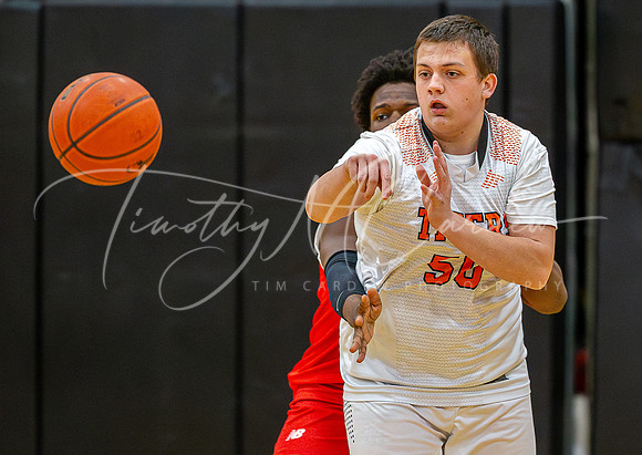 Ipswich vs Amesbury Boys HS Varsity Basketball 2024_01-26_08-06-00_DT7T5947_@TimCardew_2024-Enhanced-NR