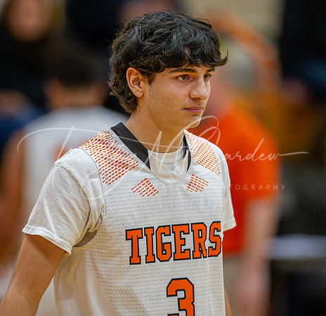 Ipswich vs Amesbury Boys HS Varsity Basketball 2024_01-26_08-06-50_DT7T5968_@TimCardew_2024-Enhanced-NR