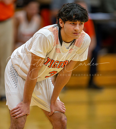 Ipswich vs Amesbury Boys HS Varsity Basketball 2024_01-26_08-06-54_DT7T5972_@TimCardew_2024-Enhanced-NR