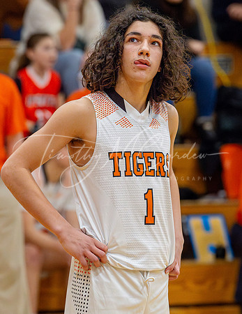 Ipswich vs Amesbury Boys HS Varsity Basketball 2024_01-26_08-11-38_DT7T6144_@TimCardew_2024-Enhanced-NR