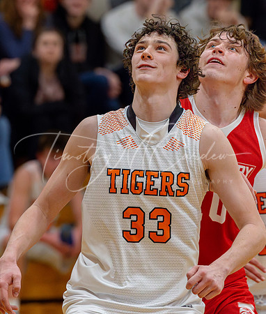 Ipswich vs Amesbury Boys HS Varsity Basketball 2024_01-26_08-11-58_DT7T6162_@TimCardew_2024-Enhanced-NR