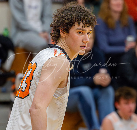 Ipswich vs Amesbury Boys HS Varsity Basketball 2024_01-26_08-12-15_DT7T6207_@TimCardew_2024-Enhanced-NR