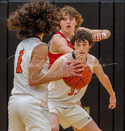 Ipswich vs Amesbury Boys HS Varsity Basketball 2024_01-26_08-13-06_DT7T6228_@TimCardew_2024-Enhanced-NR