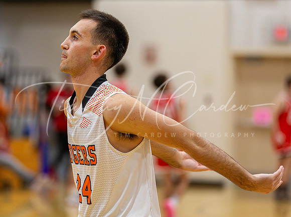 Ipswich vs Amesbury Boys HS Varsity Basketball 2024_01-26_08-24-06_AB5W6455_@TimCardew_2024-Enhanced-NR