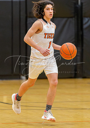 Ipswich vs Amesbury Boys HS Varsity Basketball 2024_01-26_08-30-31_AB5W6566_@TimCardew_2024-Enhanced-NR