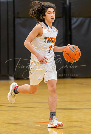 Ipswich vs Amesbury Boys HS Varsity Basketball 2024_01-26_08-30-31_AB5W6567_@TimCardew_2024-Enhanced-NR