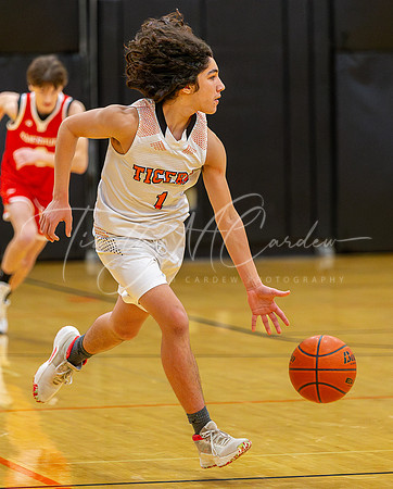 Ipswich vs Amesbury Boys HS Varsity Basketball 2024_01-26_08-32-01_AB5W6618_@TimCardew_2024-Enhanced-NR