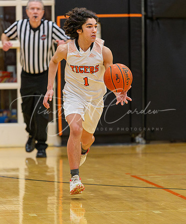 Ipswich vs Amesbury Boys HS Varsity Basketball 2024_01-26_08-34-57_AB5W6672_@TimCardew_2024-Enhanced-NR