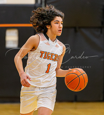 Ipswich vs Amesbury Boys HS Varsity Basketball 2024_01-26_08-34-58_AB5W6676_@TimCardew_2024-Enhanced-NR