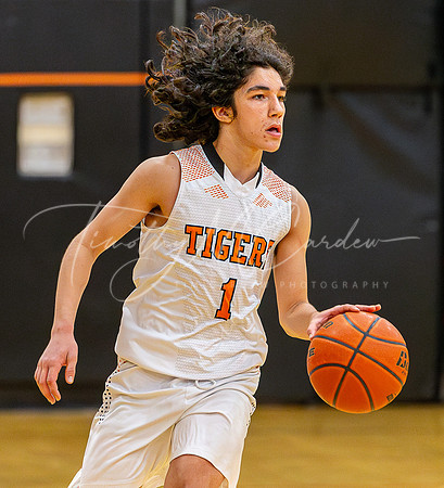 Ipswich vs Amesbury Boys HS Varsity Basketball 2024_01-26_08-34-58_AB5W6677_@TimCardew_2024-Enhanced-NR