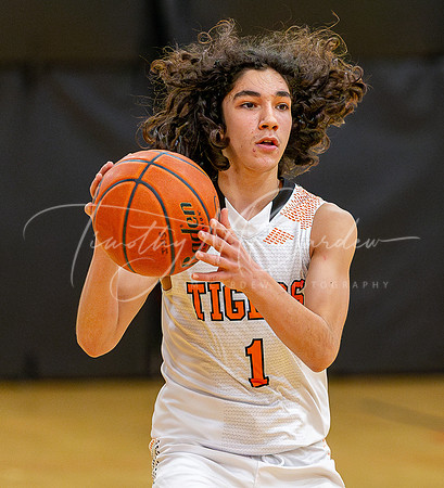Ipswich vs Amesbury Boys HS Varsity Basketball 2024_01-26_08-34-58_AB5W6680_@TimCardew_2024-Enhanced-NR