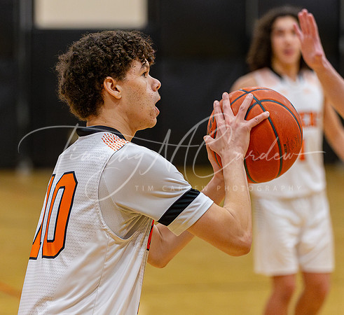 Ipswich vs Amesbury Boys HS Varsity Basketball 2024_01-26_08-35-00_AB5W6687_@TimCardew_2024-Enhanced-NR