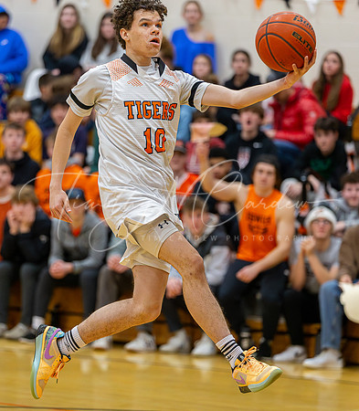 Ipswich vs Amesbury Boys HS Varsity Basketball 2024_01-26_08-38-55_AB5W6860_@TimCardew_2024-Enhanced-NR