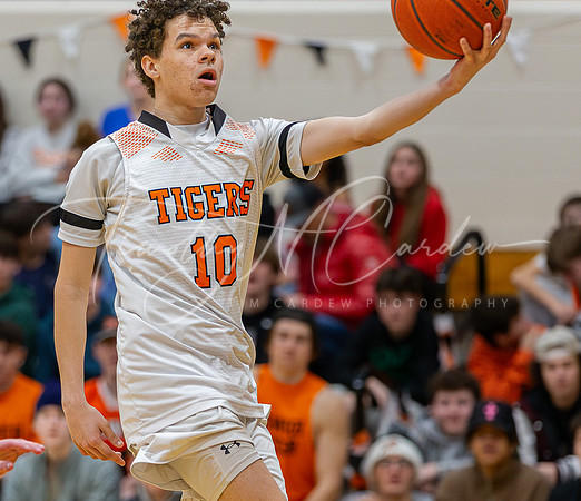 Ipswich vs Amesbury Boys HS Varsity Basketball 2024_01-26_08-38-55_AB5W6861_@TimCardew_2024-Enhanced-NR