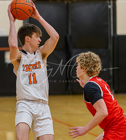 Ipswich vs Amesbury Boys HS Varsity Basketball 2024_01-26_08-39-31_AB5W6890_@TimCardew_2024-Enhanced-NR