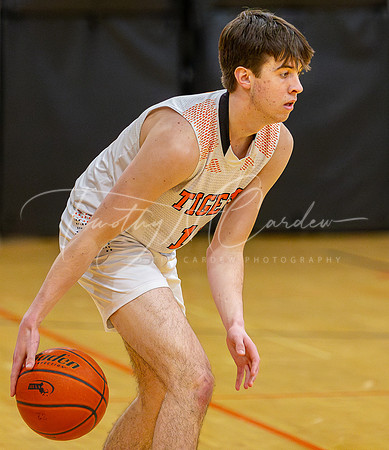 Ipswich vs Amesbury Boys HS Varsity Basketball 2024_01-26_08-46-07_AB5W7140_@TimCardew_2024-Enhanced-NR