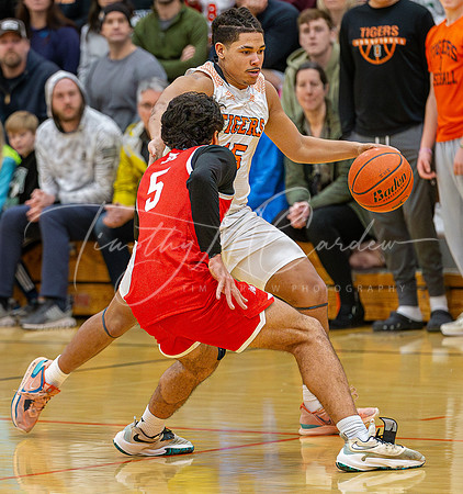 Ipswich vs Amesbury Boys HS Varsity Basketball 2024_01-26_08-50-20_AB5W7216_@TimCardew_2024-Enhanced-NR