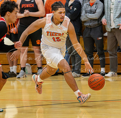 Ipswich vs Amesbury Boys HS Varsity Basketball 2024_01-26_08-50-21_AB5W7217_@TimCardew_2024-Enhanced-NR
