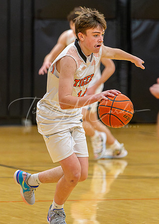 Ipswich vs Amesbury Boys HS Varsity Basketball 2024_01-26_08-50-32_AB5W7248_@TimCardew_2024-Enhanced-NR