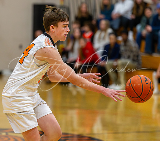 Ipswich vs Amesbury Boys HS Varsity Basketball 2024_01-26_08-50-34_AB5W7254_@TimCardew_2024-Enhanced-NR