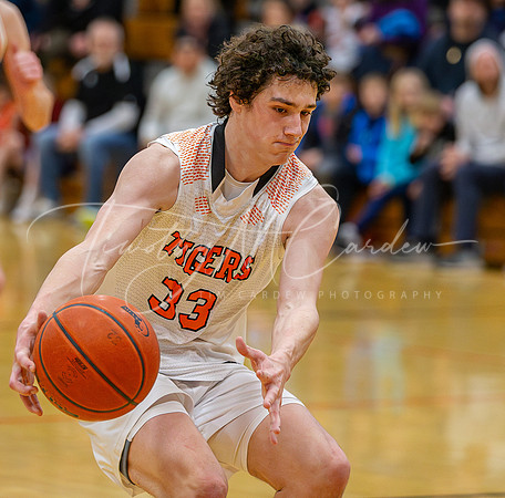Ipswich vs Amesbury Boys HS Varsity Basketball 2024_01-26_08-52-17_AB5W7302_@TimCardew_2024-Enhanced-NR