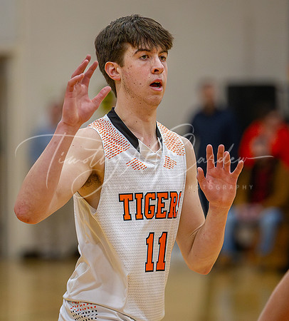 Ipswich vs Amesbury Boys HS Varsity Basketball 2024_01-26_08-53-07_AB5W7349_@TimCardew_2024-Enhanced-NR