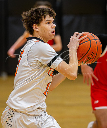 Ipswich vs Amesbury Boys HS Varsity Basketball 2024_01-26_08-55-35_AB5W7420_@TimCardew_2024-Enhanced-NR