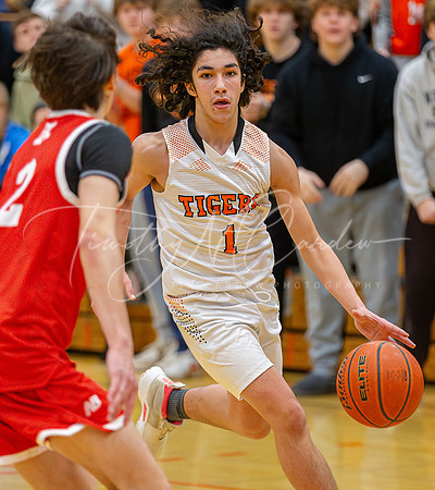 Ipswich vs Amesbury Boys HS Varsity Basketball 2024_01-26_08-55-50_AB5W7453_@TimCardew_2024-Enhanced-NR