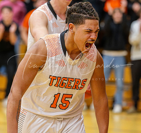 Ipswich vs Amesbury Boys HS Varsity Basketball 2024_01-26_08-55-53_AB5W7463_@TimCardew_2024-Enhanced-NR