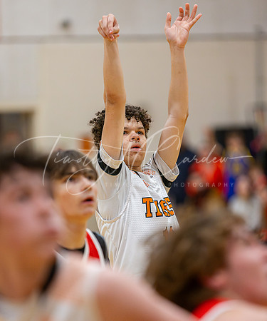 Ipswich vs Amesbury Boys HS Varsity Basketball 2024_01-26_08-56-31_AB5W7508_@TimCardew_2024-Enhanced-NR