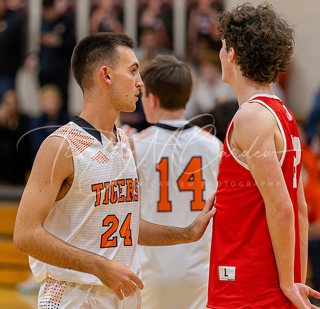 Ipswich vs Amesbury Boys HS Varsity Basketball 2024_01-26_09-05-11_AB5W7672_@TimCardew_2024-Enhanced-NR
