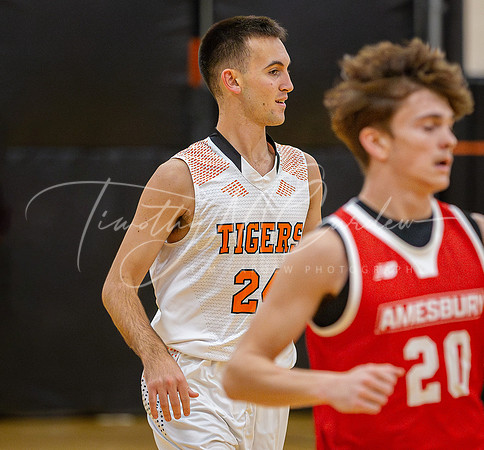 Ipswich vs Amesbury Boys HS Varsity Basketball 2024_01-26_09-05-33_AB5W7715_@TimCardew_2024-Enhanced-NR