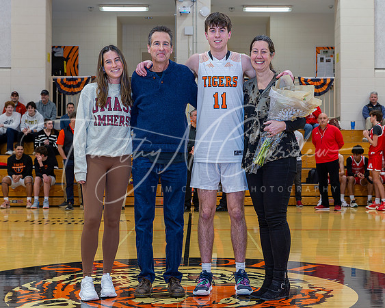 Ipswich vs Amesbury Boys HS Varsity Basketball 2024_2024-01-26_07-35-14_IM1D7361_@TimCardew_2024-Enhanced-NR
