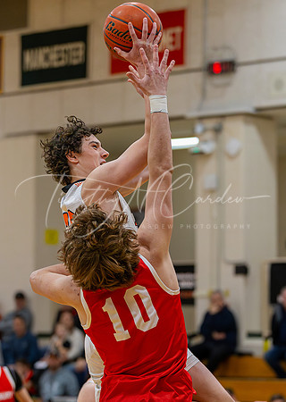 Ipswich vs Amesbury Boys HS Varsity Basketball 2024_01-26_07-42-20_AB5W6067_@TimCardew_2024-Enhanced-NR