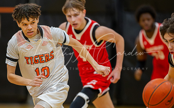 Ipswich vs Amesbury Boys HS Varsity Basketball 2024_01-26_08-06-02_DT7T5954_@TimCardew_2024-Enhanced-NR