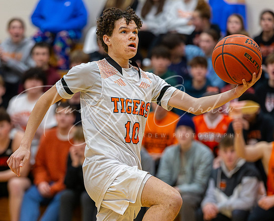 Ipswich vs Amesbury Boys HS Varsity Basketball 2024_01-26_08-38-55_AB5W6859_@TimCardew_2024-Enhanced-NR