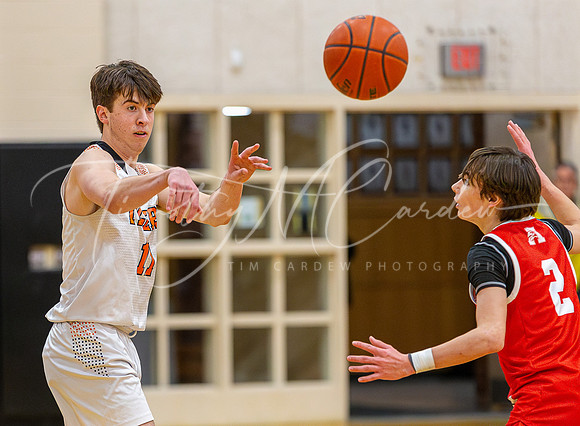 Ipswich vs Amesbury Boys HS Varsity Basketball 2024_01-26_08-41-07_AB5W6974_@TimCardew_2024-Enhanced-NR