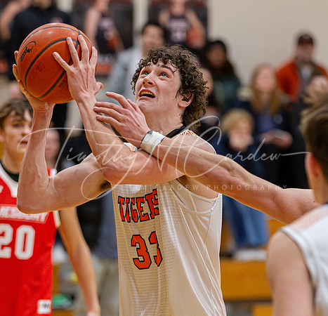 Ipswich vs Amesbury Boys HS Varsity Basketball 2024_01-26_09-01-00_AB5W7627_@TimCardew_2024-Enhanced-NR