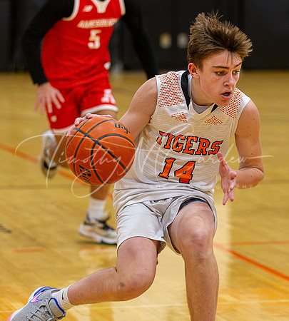 Ipswich vs Amesbury Boys HS Varsity Basketball 2024_01-26_08-32-27_AB5W6642_@TimCardew_2024-Enhanced-NR