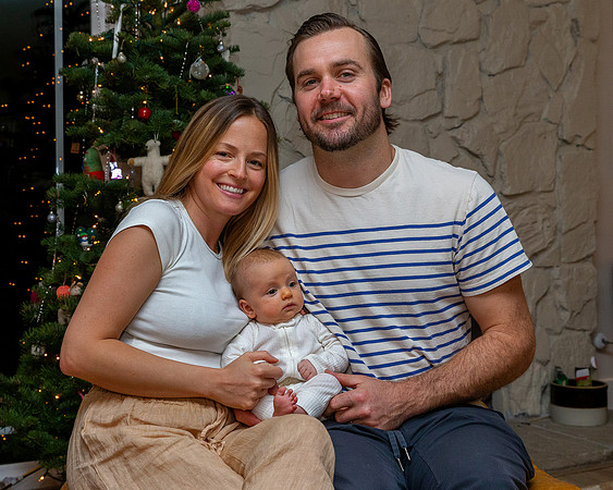Sloane McCaughan Cardew greets Meems & Grandad_12-08_11-31-02_IM1D2507_@TimCardew_2024_