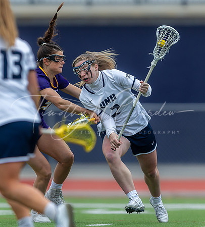 University of New Hampshire vs UAlbany Women’s Lacrosse Game 2022_2022-04-06_02-13-14_AB5W5512_@TimCardew_2022