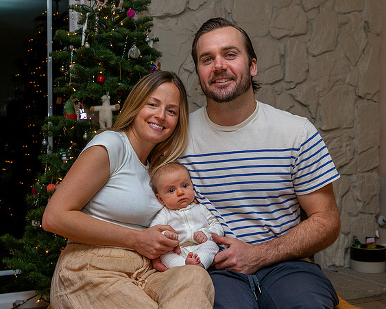 Sloane McCaughan Cardew greets Meems & Grandad_12-08_11-31-14_IM1D2512_@TimCardew_2024_
