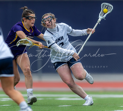 University of New Hampshire vs UAlbany Women’s Lacrosse Game 2022_2022-04-06_02-13-14_AB5W5514_@TimCardew_2022