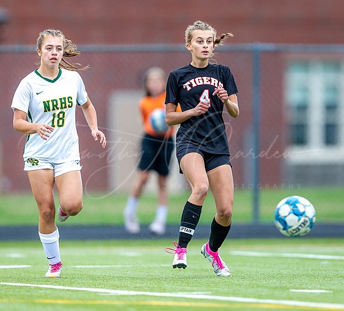 Ipswich vs North Reading Girls Varsity Soccer 2022_2022-09-20_04-40-42_AB5W5806_@TimCardew_2022