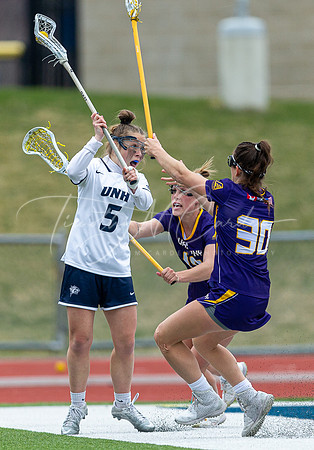 University of New Hampshire vs UAlbany Women’s Lacrosse Game 2022_2022-04-06_02-20-48_AB5W5768_@TimCardew_2022