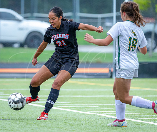 Ipswich vs North Reading Girls Varsity Soccer 2022_2022-09-20_05-13-43_DT7T1822_@TimCardew_2022