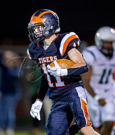 Ipswich vs Lowell Catholic Varsity Football Game 2022_2022-09-16_07-49-48_AB5W5560_@TimCardew_2022