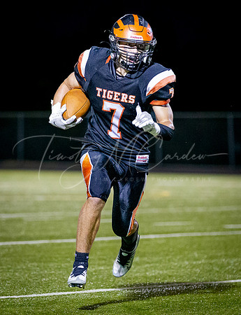 Ipswich vs Lowell Catholic Varsity Football Game 2022_2022-09-16_07-25-12_DT7T1406_@TimCardew_2022